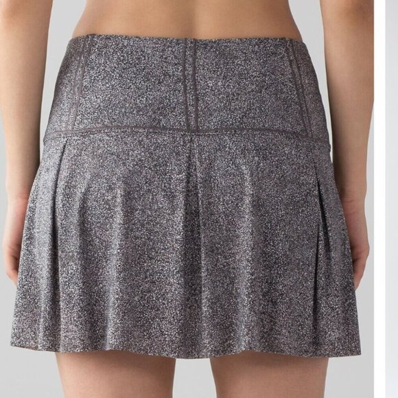 Lululemon Lost In Pace Skirt Sea Spray Alpine White Dark Chrome / Black Size 4 - Picture 2 of 8